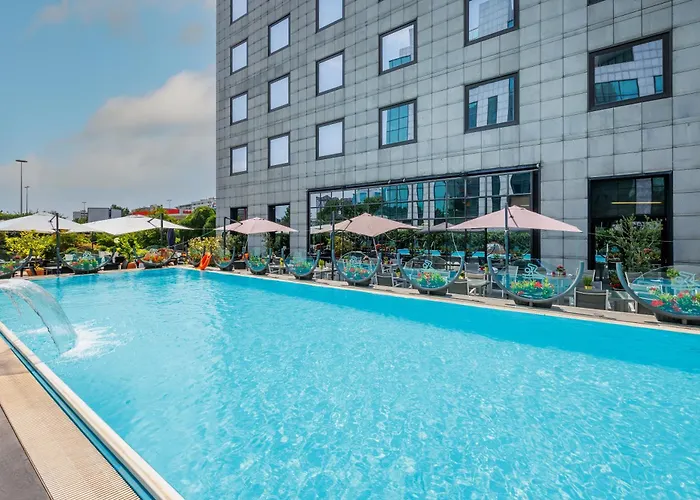 Hotel con piscina: iH Hotels Milano Lorenteggio